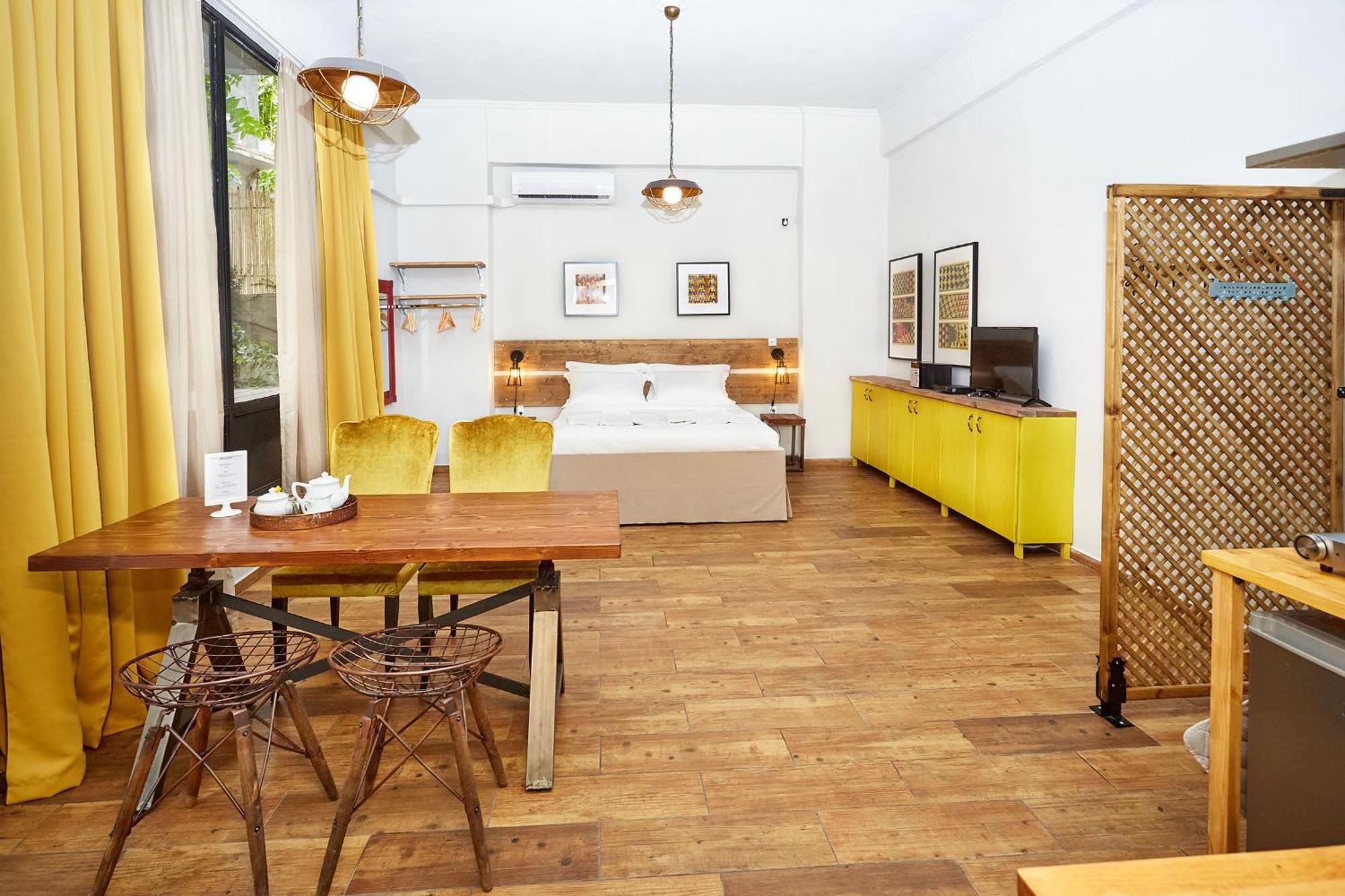 Studio Apartment
